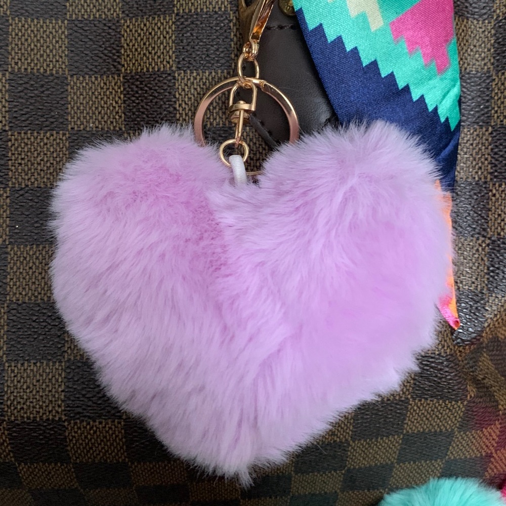 Lilac heart charm 💜
